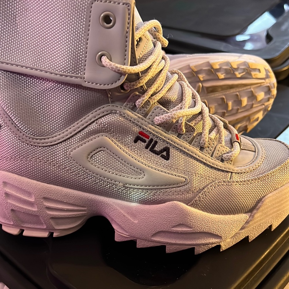 Like new! FILA lace up fold down high top sneakers